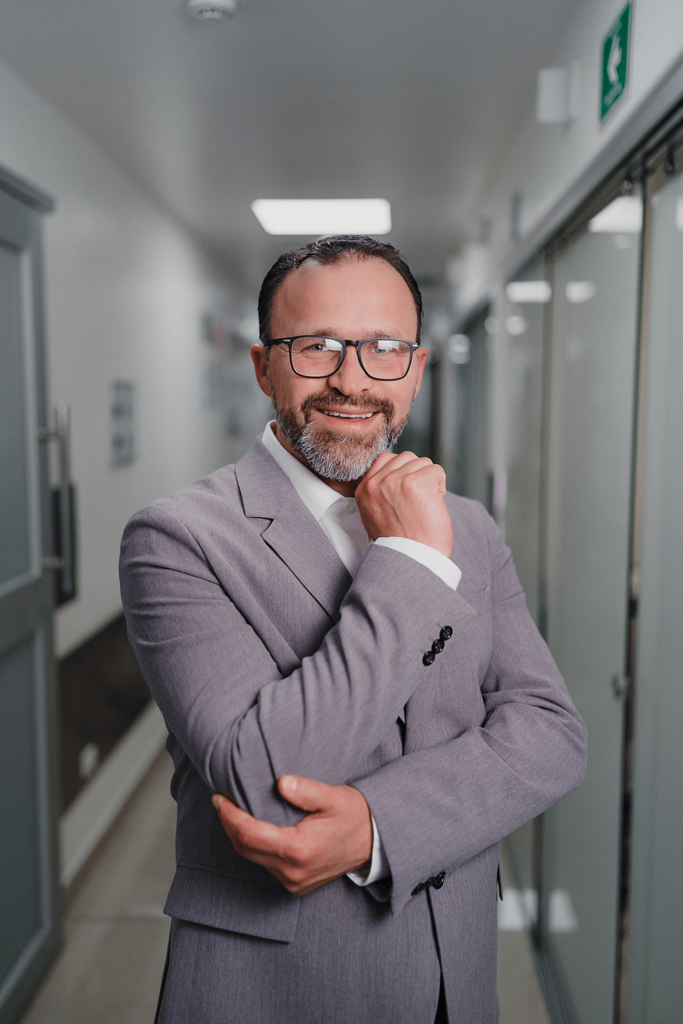 Dr. Marcos Casta&ntilde;eda, Lead Bariatric Surgeon at Allure RT MX