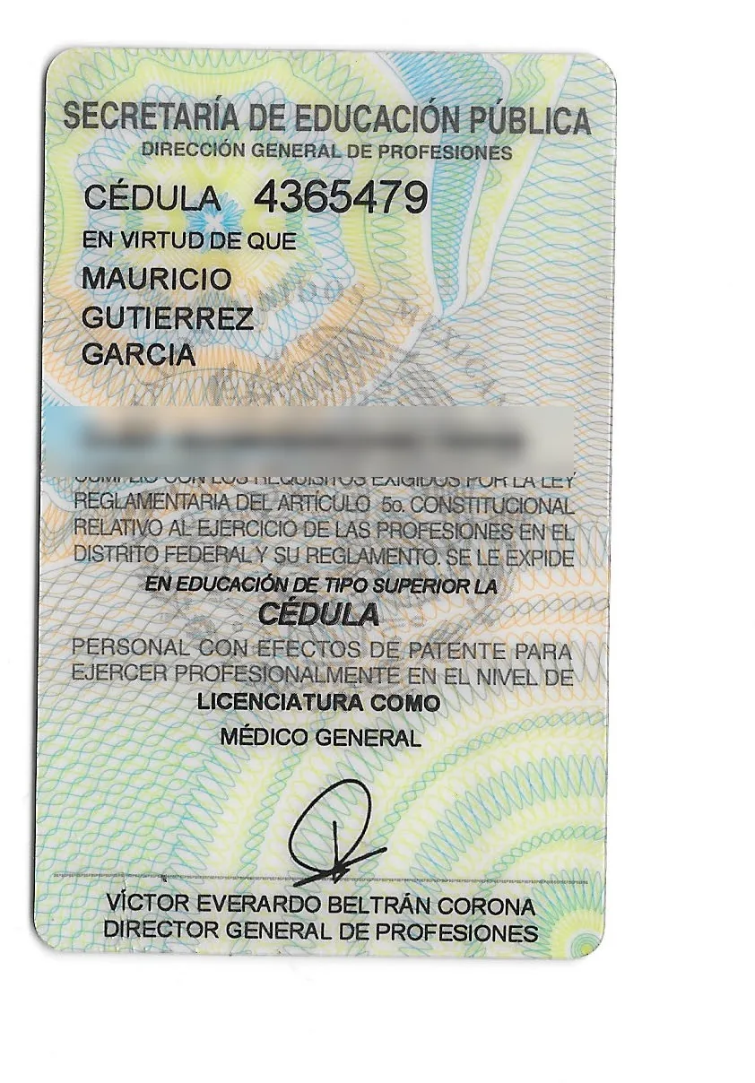 SEP professional license card 4365479 for Mauricio Gutierrez Garcia, general physician, with personal ID number blurred