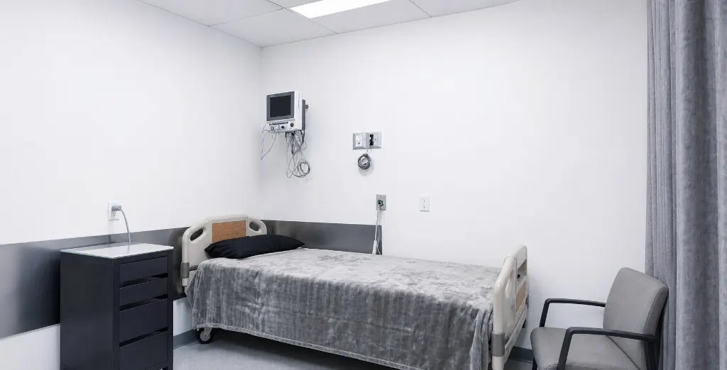 Private recovery suite at the surgical facility