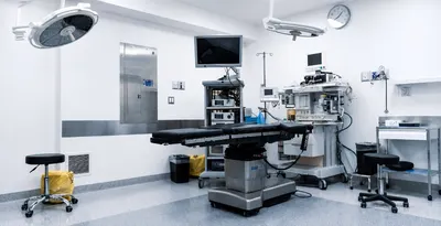Wide view of the operating room at the partner Tijuana clinic